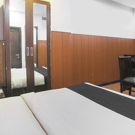 Hotel O Parktel Indirapuram Kültér fotó