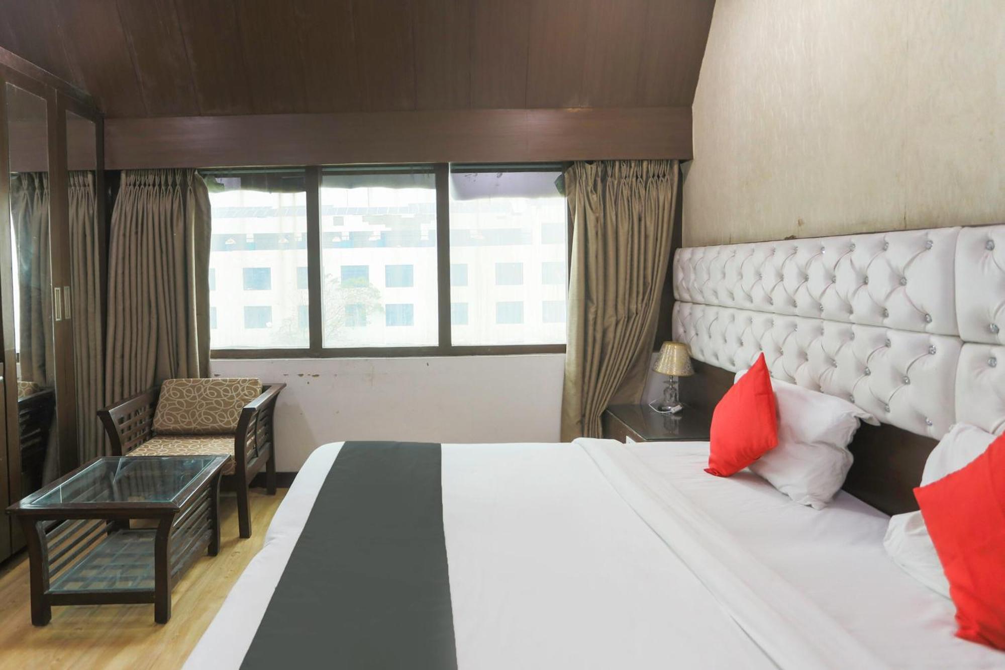 Hotel O Parktel Indirapuram Kültér fotó