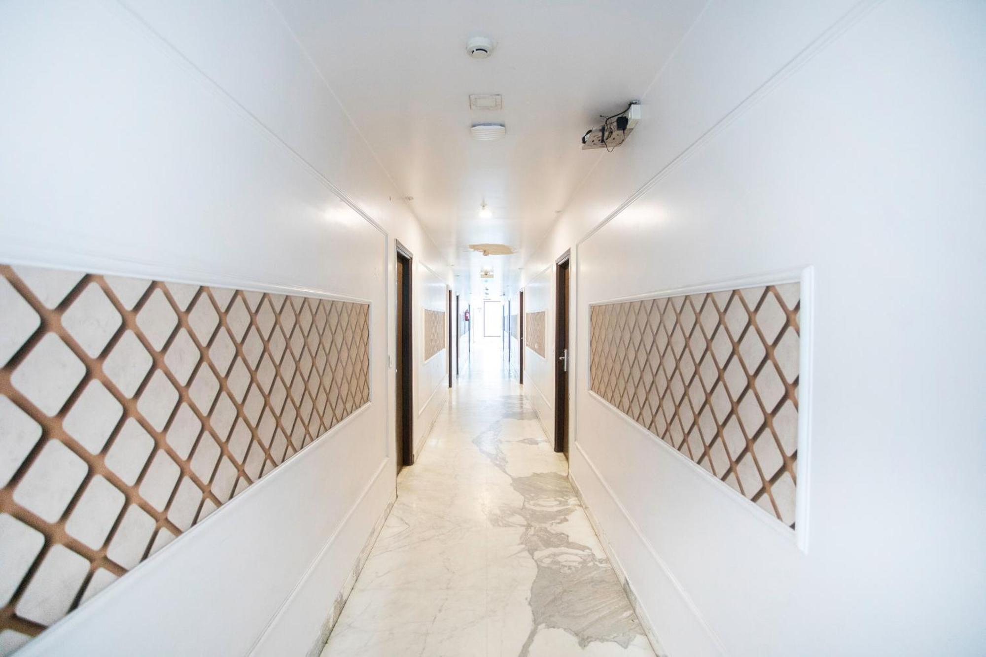 Hotel O Parktel Indirapuram Kültér fotó